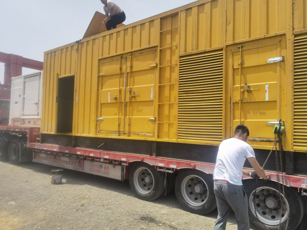 老街街道除了负载情况和发动机维护，还有哪些因素会影响 200kw 柴油发电机的油耗？