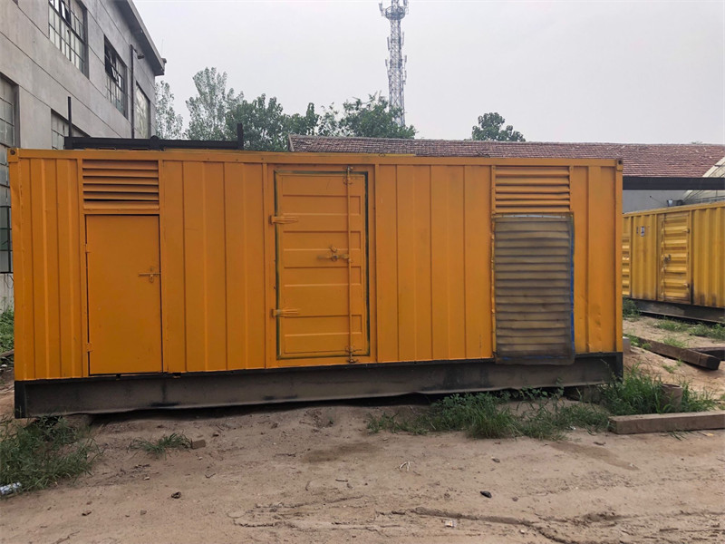 老街街道柴油发电机如何判断新机油是否已经完全充满机油滤清器？